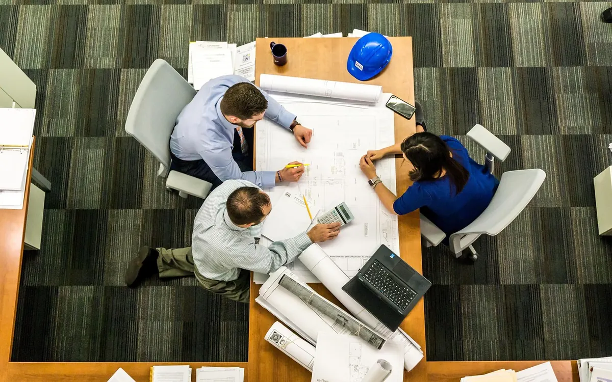 How to Give Constructive Feedback in a Writing Group Without Crushing Confidence