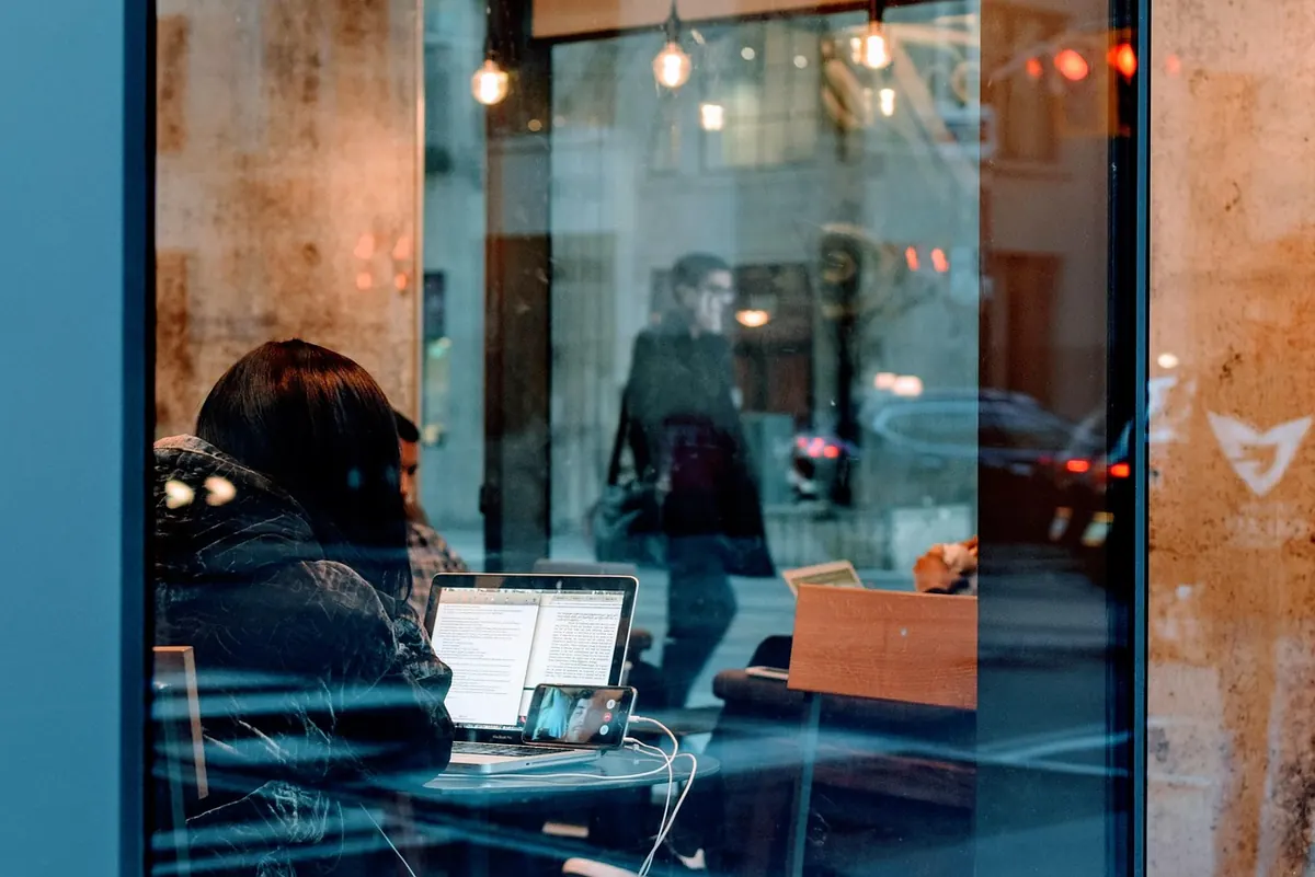 How to Run an Online Writing Group: A Step-by-Step Guide for Community Builders